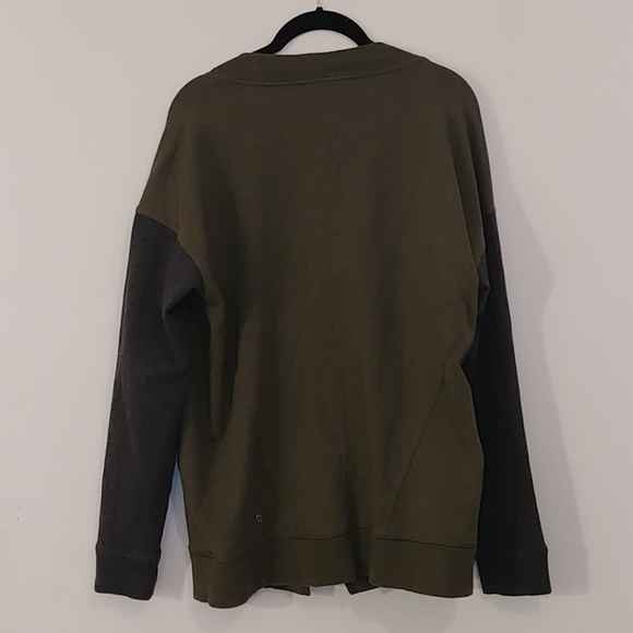 Green and gray sweatshirt/jacket - Picture 4 of 5